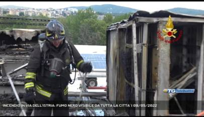 TRIESTE | INCENDIO IN VIA DELL'ISTRIA: FUMO NERO VISIBILE DA TUTTA LA CITTA'